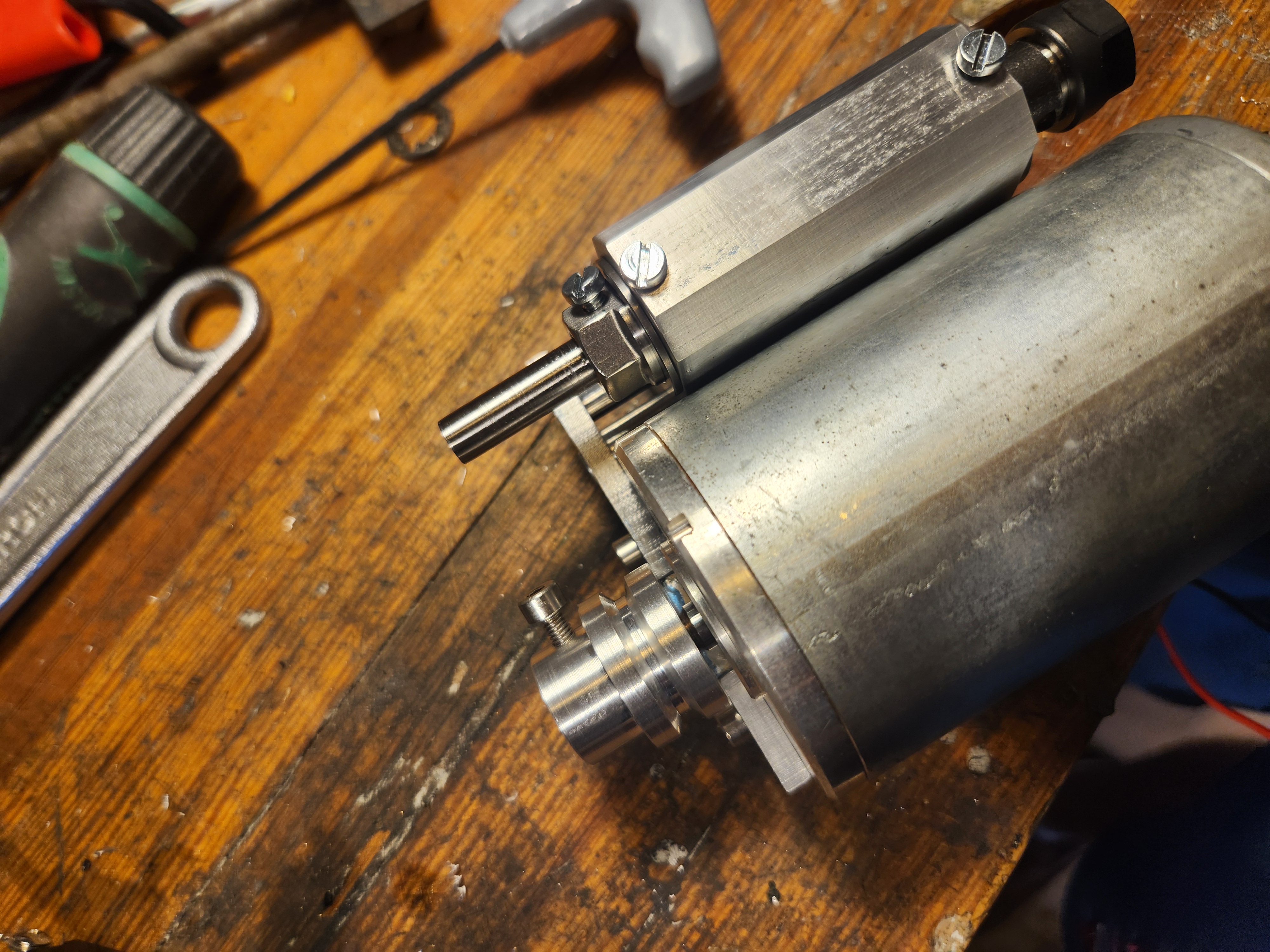 Cutting bearing seats and drilling main hole